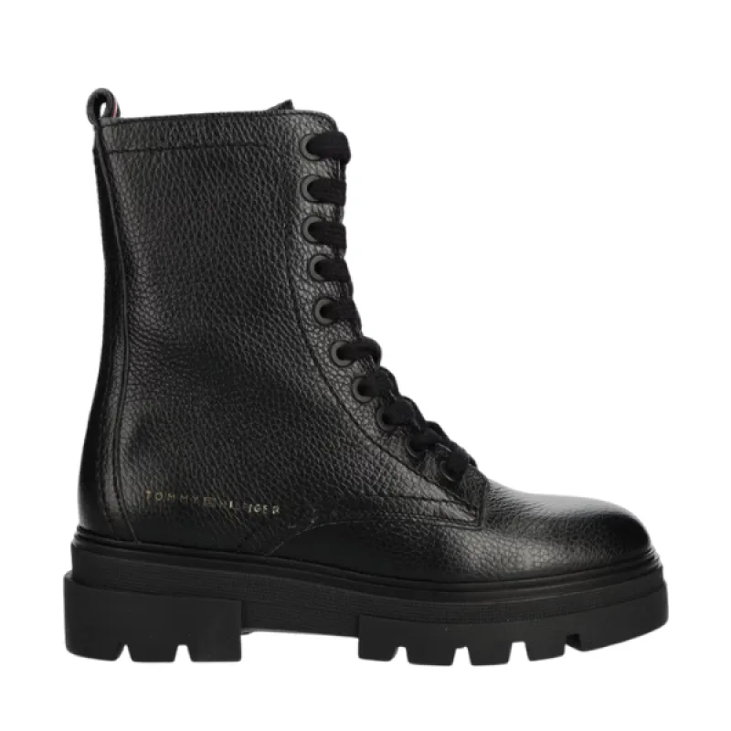 Elegantné Dámske Kožené Workery Tommy Hilfiger Monochromatic Lace Up Boot Čierna Veľkosť: 41