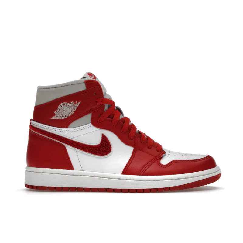 Jordan 1 Retro High OG Varsity Red (Women's) - 39